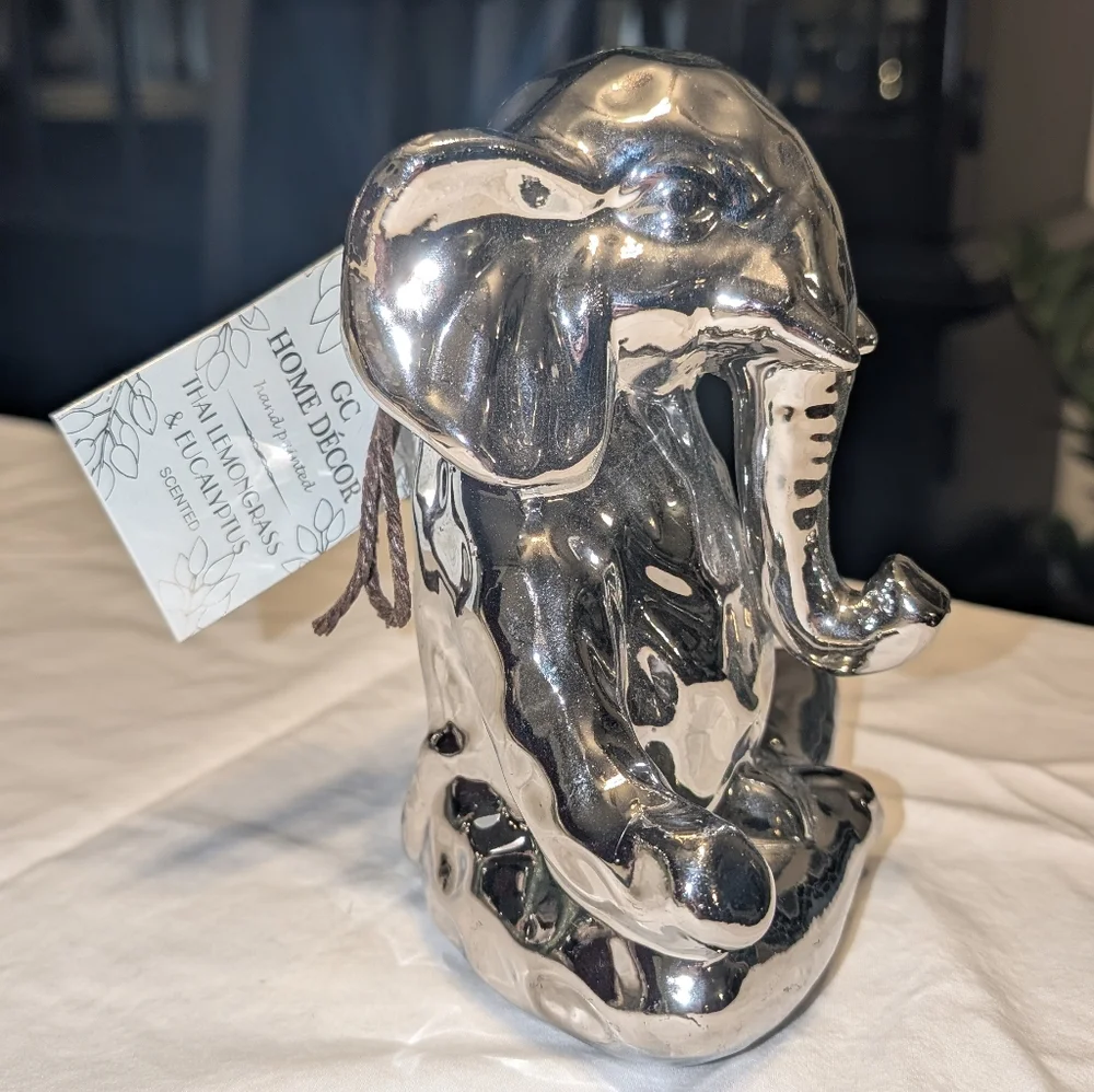 GC Home Decor Meditating Elephant Scent Diffuser in Chrome Silver